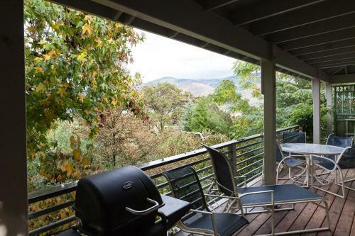 Tree House-river View-2br/1ba