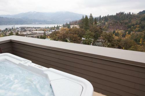 Hazel-rvr Vw-ac-ht-4br/2.5b