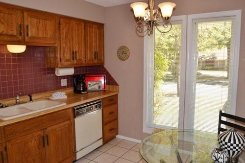 Coronado Courts Townhome 4