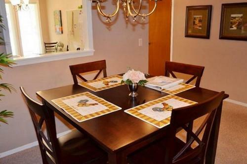 Coronado Courts Townhome 4