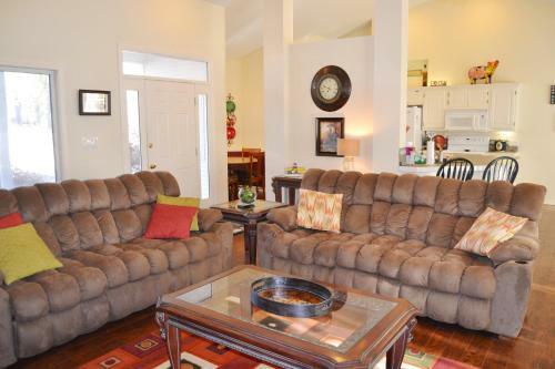 Lake Balboa Area Home 9