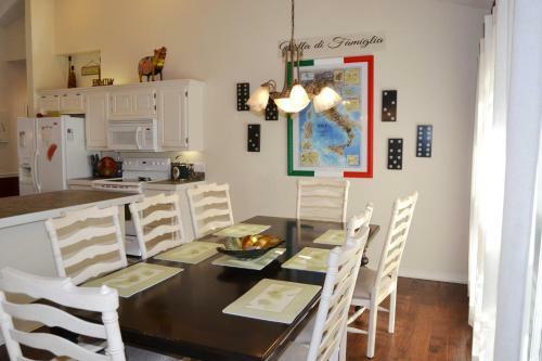 Lake Balboa Area Home 9