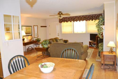 Lake Cortez Area Home