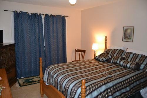 Valencia Courts Townhome 5