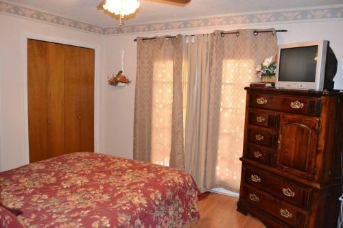 Valencia Courts Townhome 5
