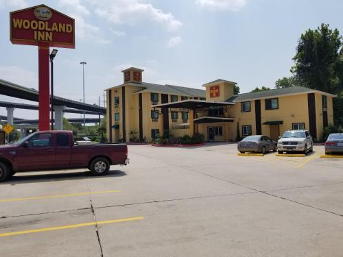 Hotel Woodland Inn Iah