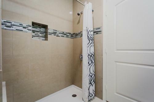 Motel Palace Inn - Willowbrook Mall