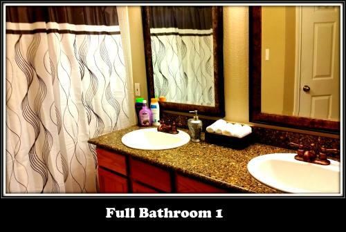 (1123)-sleeps 8, Tx Med Ctr; 2 Bed/2bath Apartment