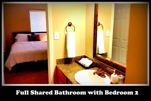 (1123)-sleeps 8, Tx Med Ctr; 2 Bed/2bath Apartment