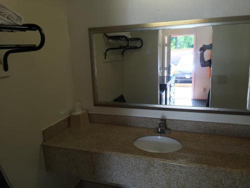 Motel Regency Inn And Suites