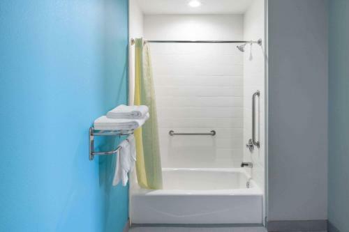 Hotel Howard Johnson By Wyndham Houston Willowbrook