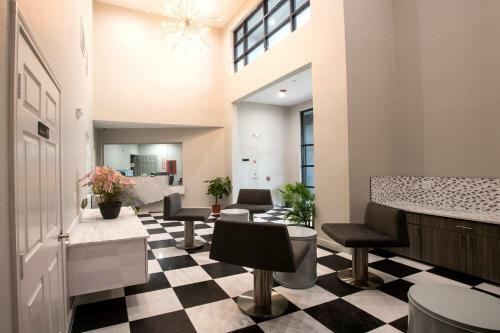 House Hotel