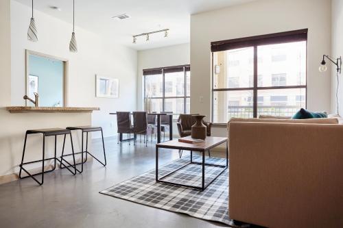 Apartamento Sunny Midtown Suites By Sonder