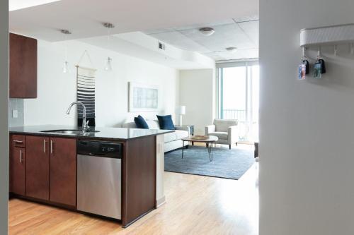 Downtown Housky One-bedroom 1613