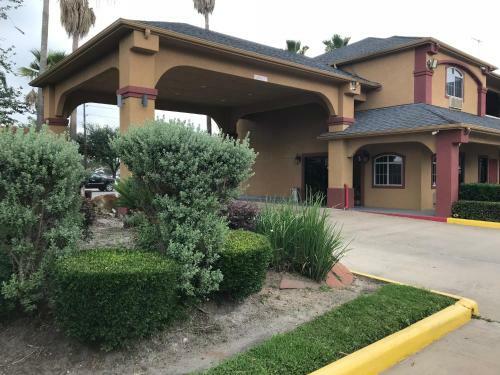 Hotel Camelot Inn And Suites