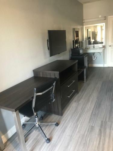 Hotel The Residency Suites