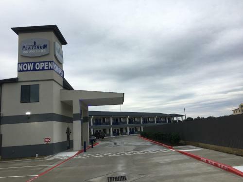 Motel Platinum Inn And Suites