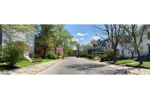 Hudson City Bed And Breakfast