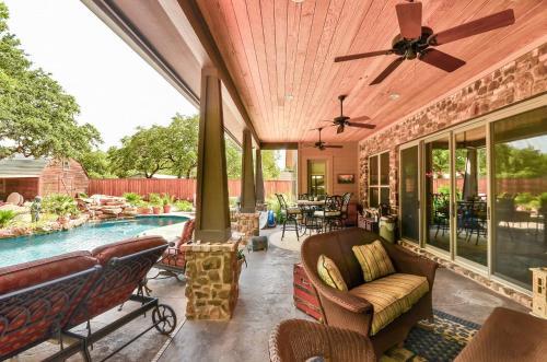 Lake Travis Retreat Oasis