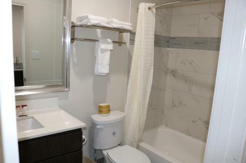 Hotel Scottish Inn & Suites - Iah Airport