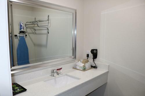 Hotel Scottish Inn & Suites - Iah Airport