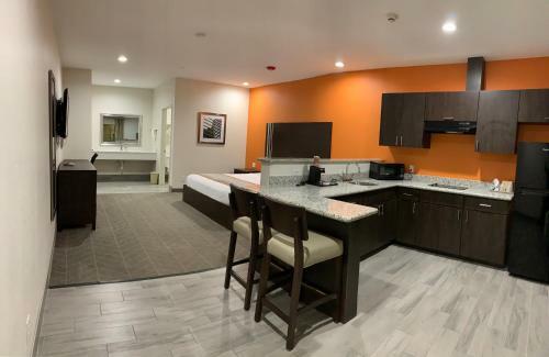 Hotel Scottish Inn & Suites - Iah Airport