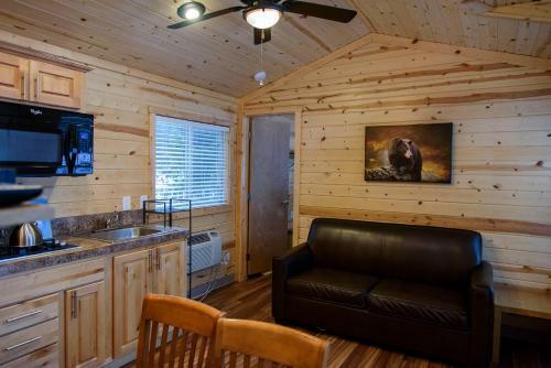 Idyllwild Camping Resort Cottage