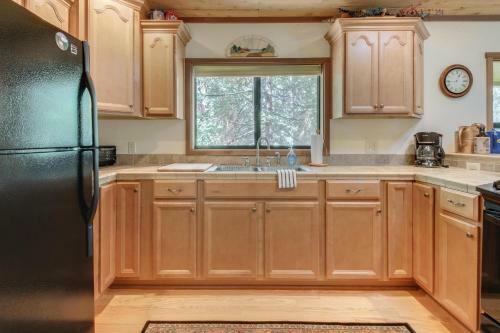 Creekside Hide-away