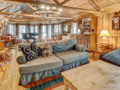 Twin Tree Lodge