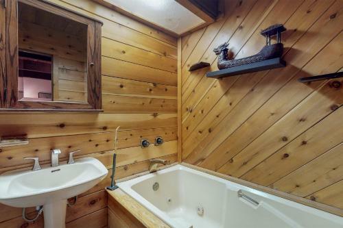 Cedar Creek Cabin