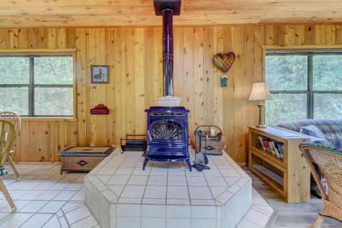 Mountain Getaway In The Pines