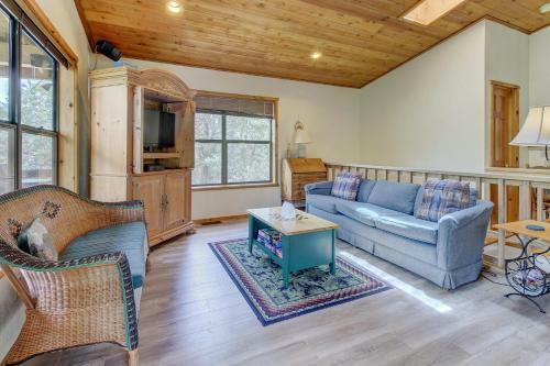Mountain Getaway In The Pines