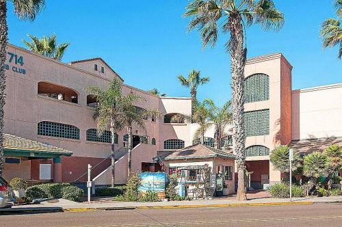 Imperial Beach Club 107