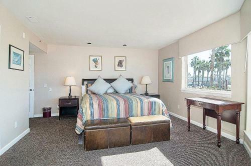Imperial Beach Club 107