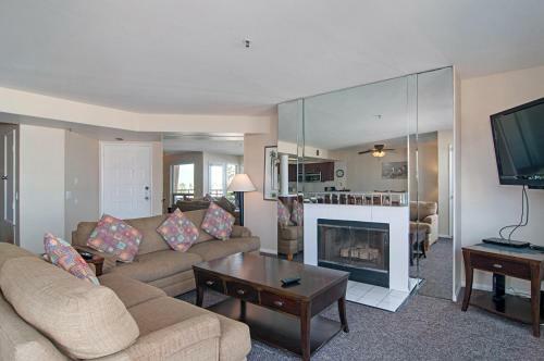 Imperial Beach Club 213