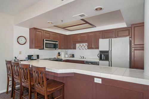 Imperial Beach Club 213