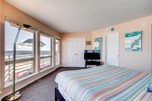 Imperial Beach Club 207