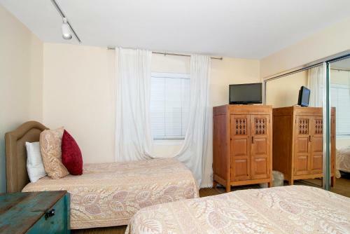 Imperial Beach Club 111