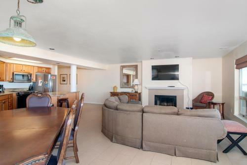 Imperial Beach Club 111