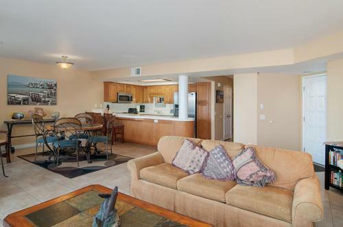 Imperial Beach Club 112