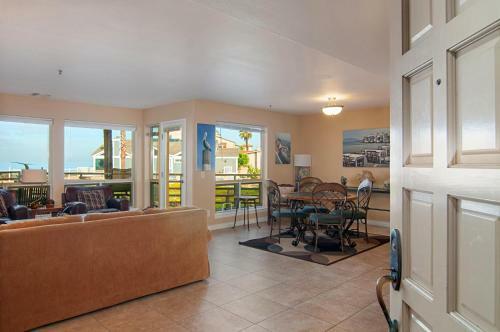 Imperial Beach Club 112