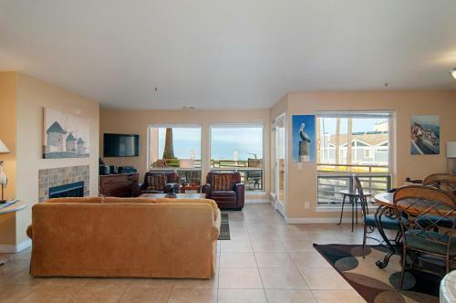 Imperial Beach Club 112