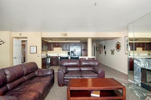 Imperial Beach Club 208