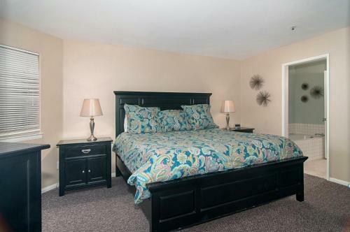 Imperial Beach Club 210