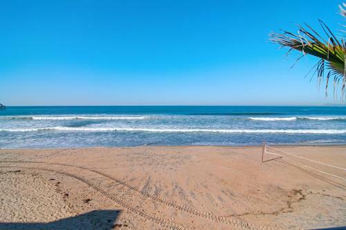 Imperial Beach Club 210