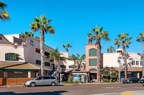 Imperial Beach Club 210
