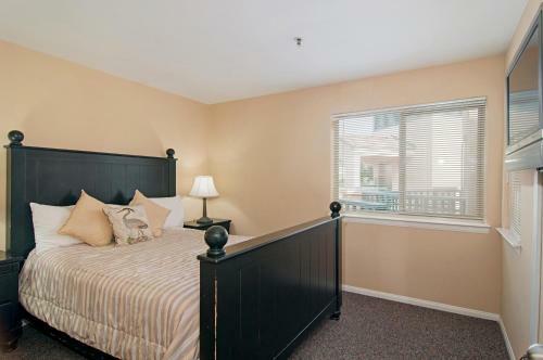 Imperial Beach Club 305