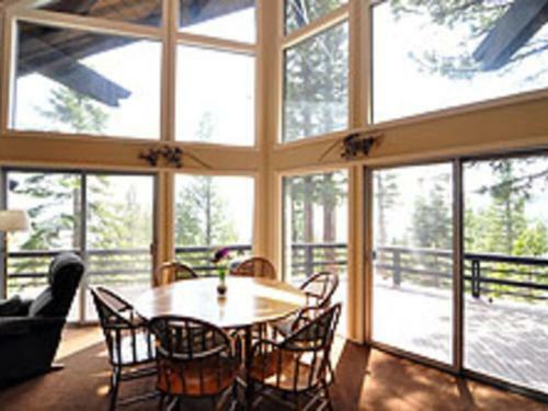 Snuggle Up In The Sierra Nevadas