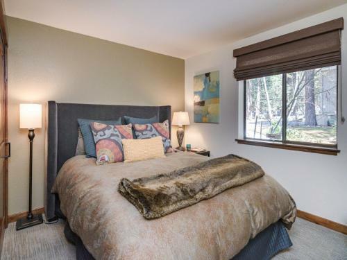 Apartamento 1000 Lakeshore Blvd Condo Unit 4