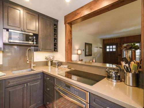 Apartamento 1000 Lakeshore Blvd Condo Unit 4
